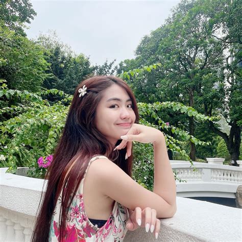 Unofficial: Azi Acosta .
